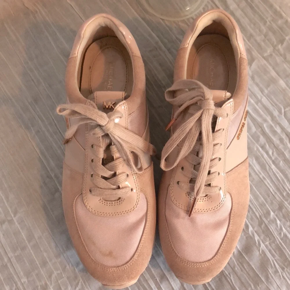 MICHAEL KORS size 8.5 Allie pink leather platform sneakers